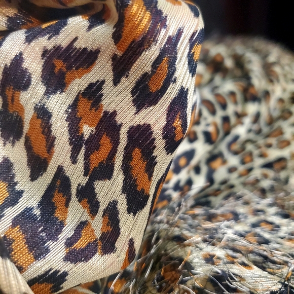 Spectacular Vejaiz Designs over coat. - Picture 5 of 6